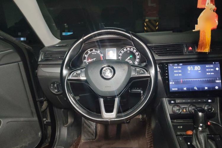 Used Skoda Superb 2016 TSI330 DSG Innovation Edition Steering Wheel