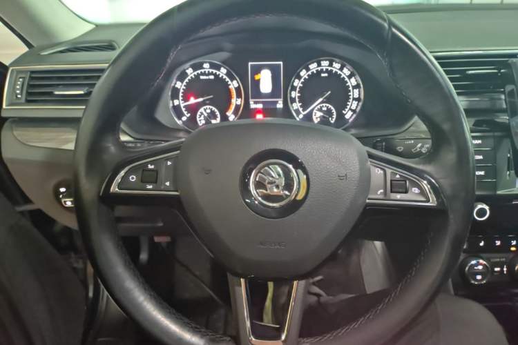 Used Skoda Superb 2016 TSI330 DSG Smart Drive Edition Steering Wheel