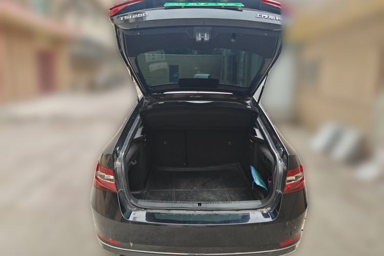 Used Skoda Superb 2016 TSI280 DSG Innovation Edition Trunk