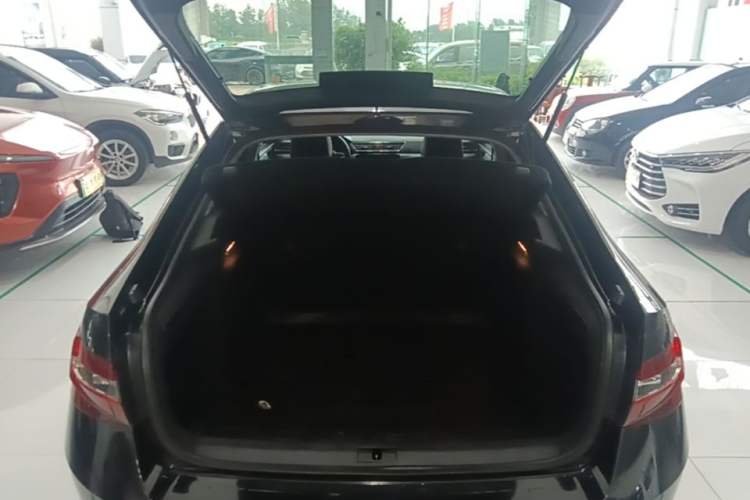 Used Skoda Superb 2016 TSI280 DSG Innovation Edition Trunk
