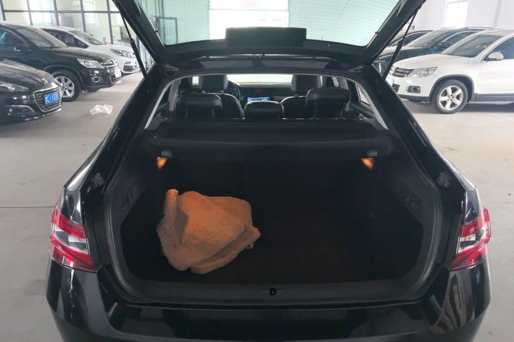 Used Skoda Superb 2016 TSI330 DSG Innovation Edition Trunk