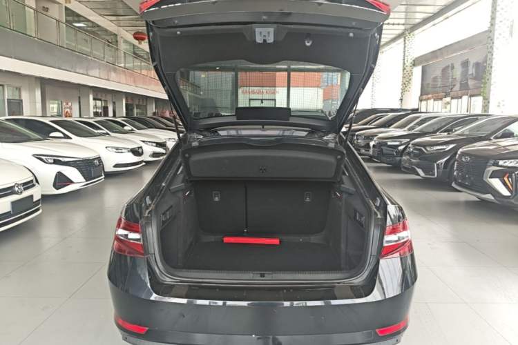 Used Skoda Superb 2016 TSI280 DSG Advanced Edition Trunk