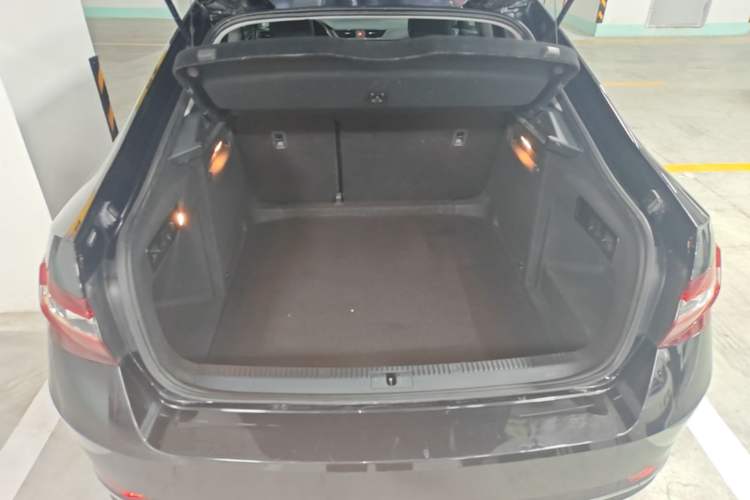 Used Skoda Superb 2016 TSI330 DSG Smart Drive Edition Trunk