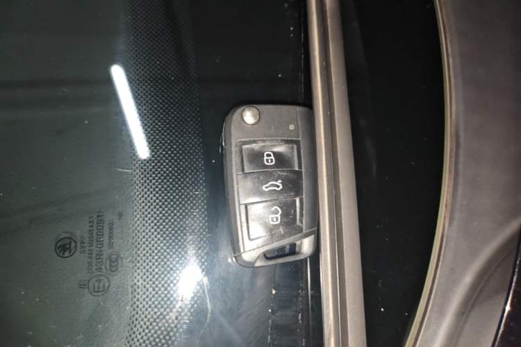 Used Skoda Superb 2016 TSI330 DSG Smart Drive Edition Vehicle Key
