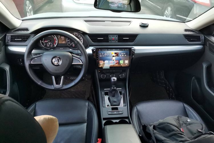 Used Skoda Superb 2016 TSI280 DSG Advanced Edition Center Console