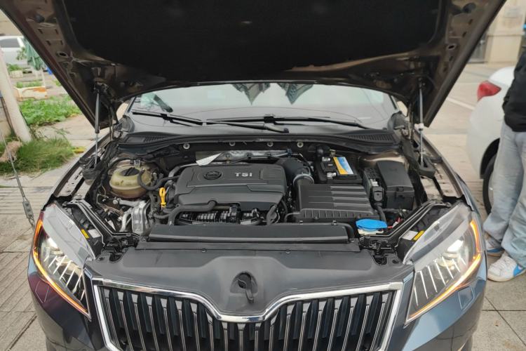 Used Skoda Superb 2016 TSI330 DSG Smart Drive Edition Engine Bay