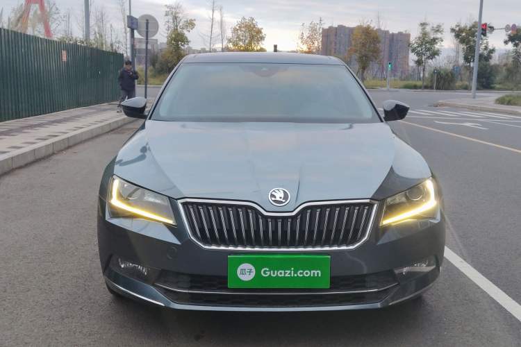 Used Skoda Superb 2016 TSI330 DSG Smart Drive Edition Exterior 1
