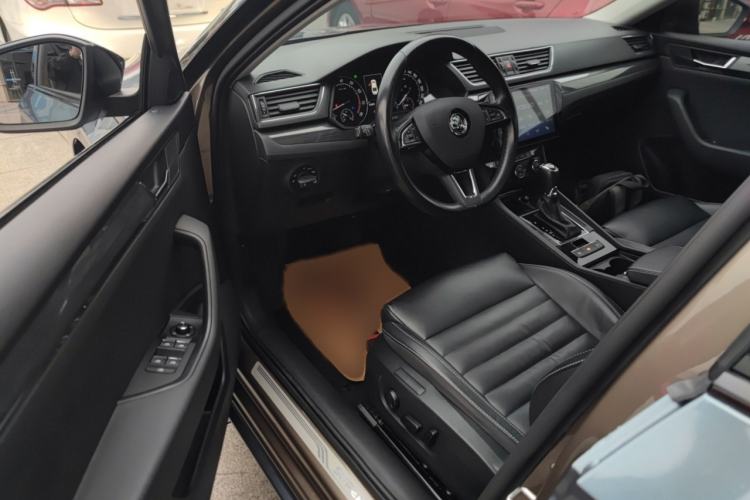 Used Skoda Superb 2016 TSI330 DSG Smart Drive Edition Interior 2