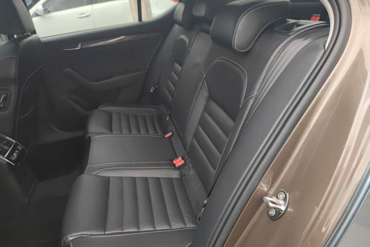 Used Skoda Superb 2016 TSI330 DSG Smart Drive Edition Interior 3