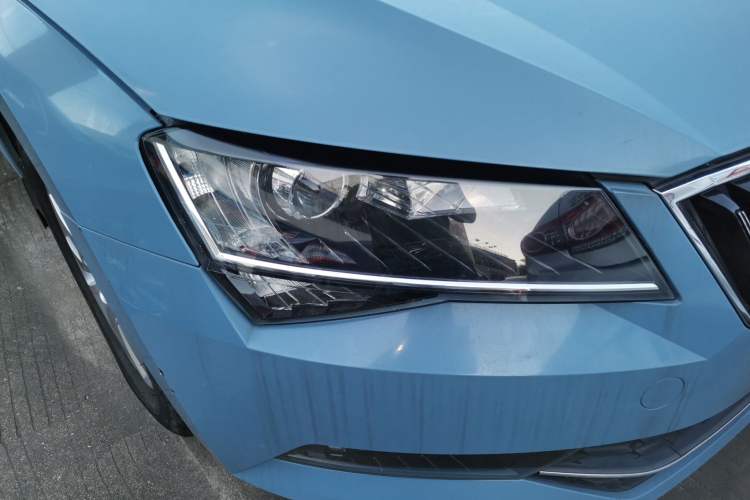 Used Skoda Superb 2016 TSI280 DSG Advanced Edition Right Front Headlight