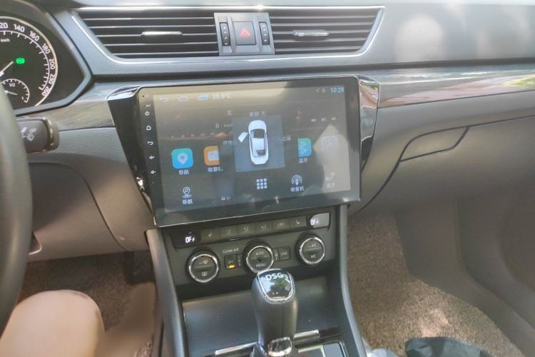 Used Skoda Superb 2016 TSI330 DSG Smart Drive Edition Audio And AC Panel