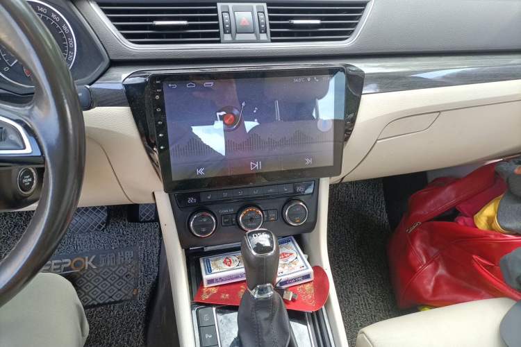 Used Skoda Superb 2016 TSI330 DSG Smart Drive Edition Audio And AC Panel
