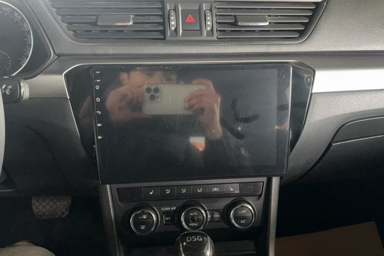 Used Skoda Superb 2016 TSI280 DSG Innovation Edition Audio And AC Panel