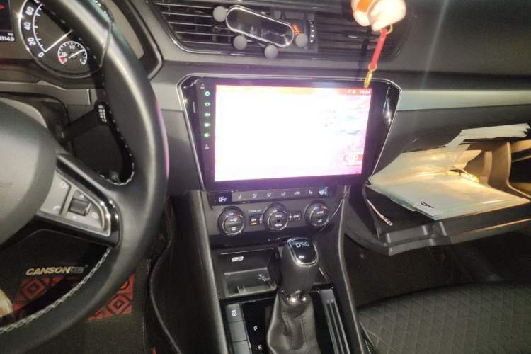 Used Skoda Superb 2016 TSI330 DSG Innovation Edition Audio And AC Panel