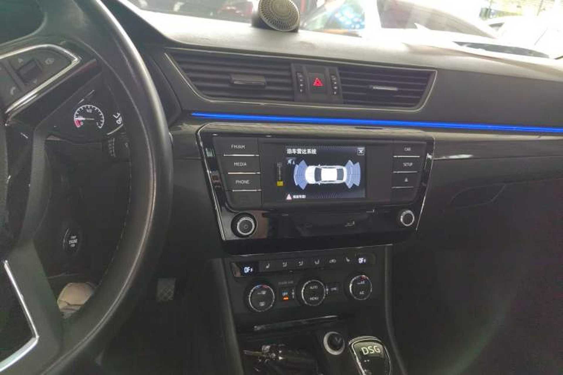 Used Skoda Superb 2016 TSI330 DSG Smart Drive Edition Audio And AC Panel