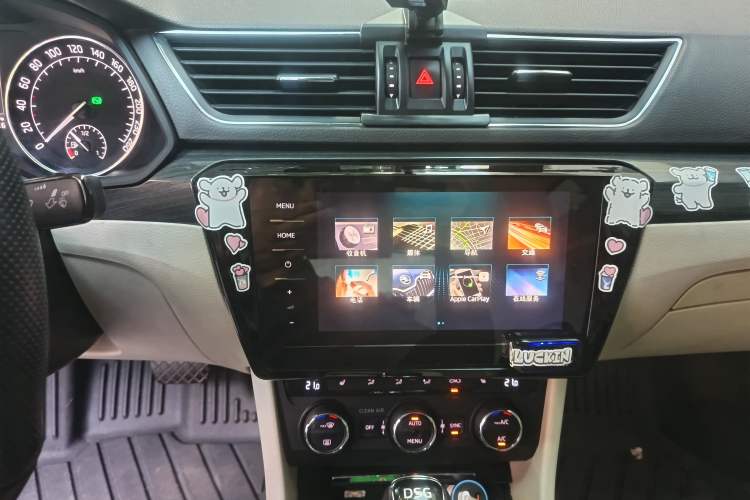 Used Skoda Superb 2016 TSI330 DSG Smart Drive Edition Audio And AC Panel