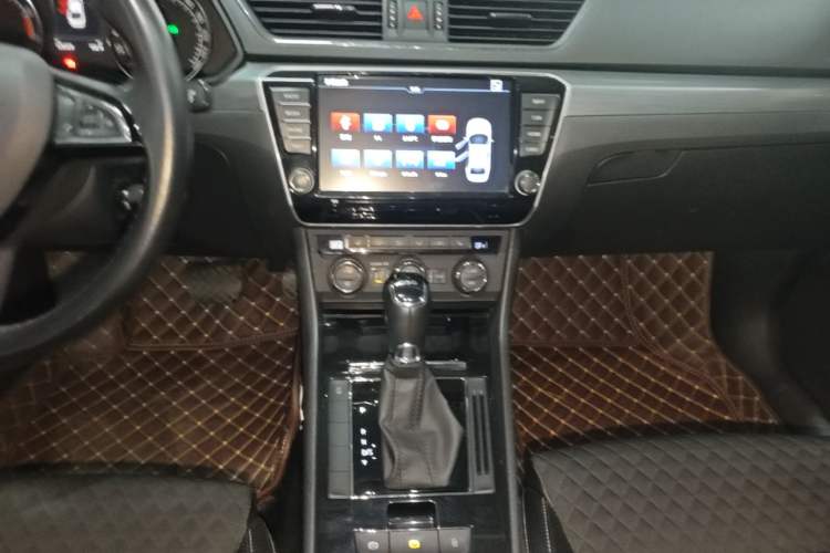 Used Skoda Superb 2016 TSI280 DSG Innovation Edition Audio And AC Panel