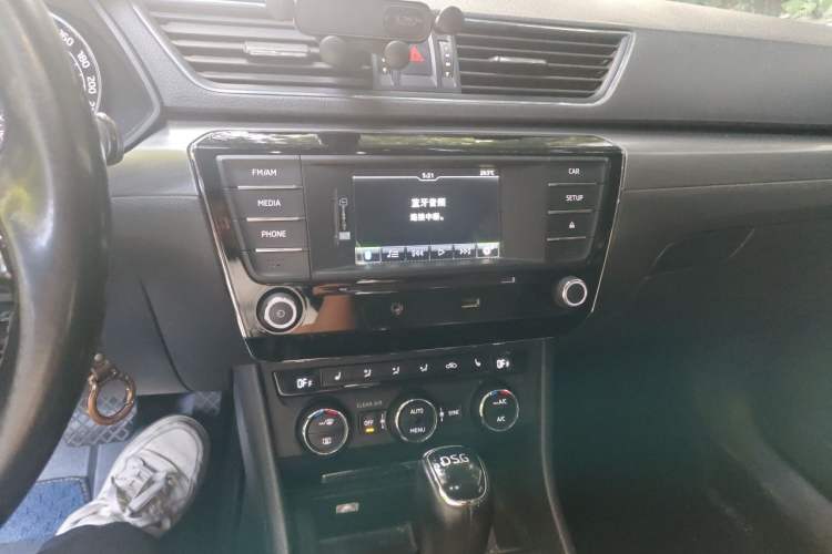 Used Skoda Superb 2016 TSI280 DSG Innovation Edition Audio And AC Panel