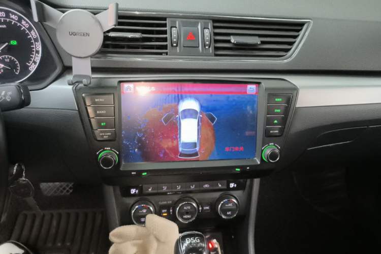 Used Skoda Superb 2016 TSI280 DSG Innovation Edition Audio And AC Panel