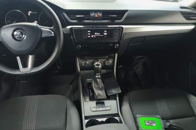Used Skoda Superb 2016 TSI280 DSG Advanced Edition Audio And AC Panel
