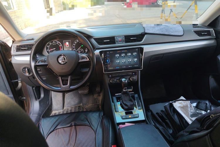 Used Skoda Superb 2016 TSI280 DSG Innovation Edition Center Console