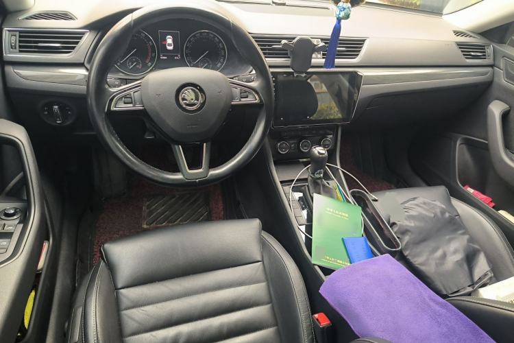 Used Skoda Superb 2016 TSI330 DSG Smart Drive Edition Center Console