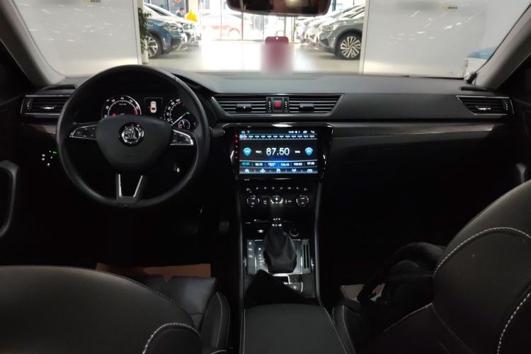 Used Skoda Superb 2016 TSI330 DSG Smart Drive Edition Center Console