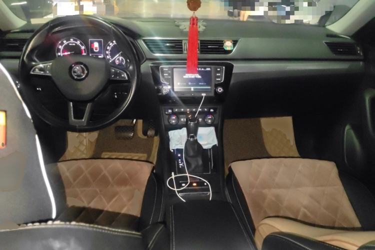 Used Skoda Superb 2016 TSI280 DSG Innovation Edition Center Console