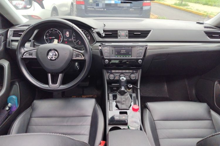 Used Skoda Superb 2016 TSI330 DSG Smart Drive Edition Center Console