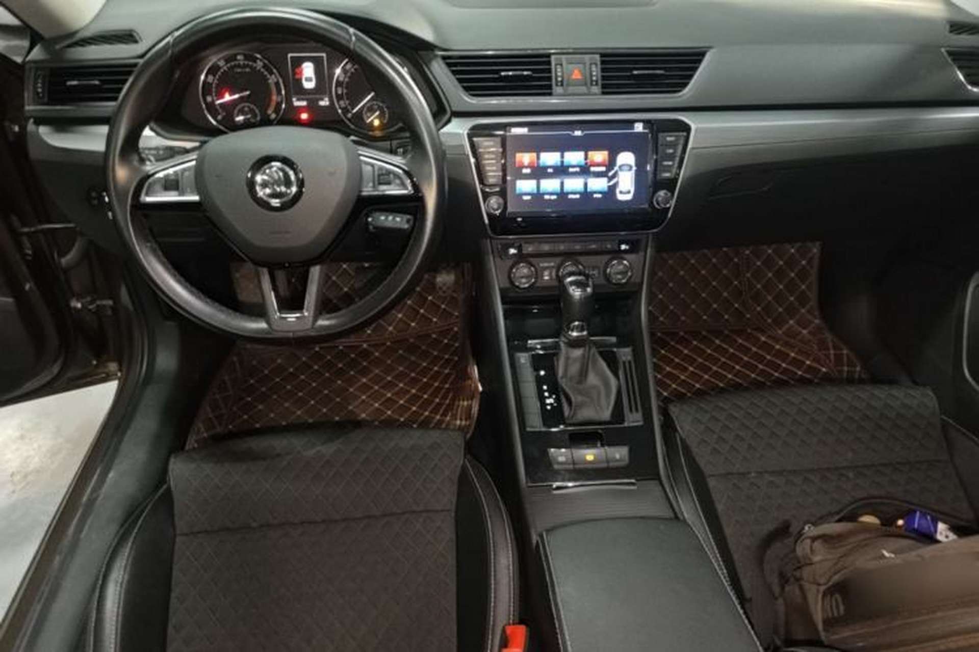 Used Skoda Superb 2016 TSI280 DSG Innovation Edition Center Console