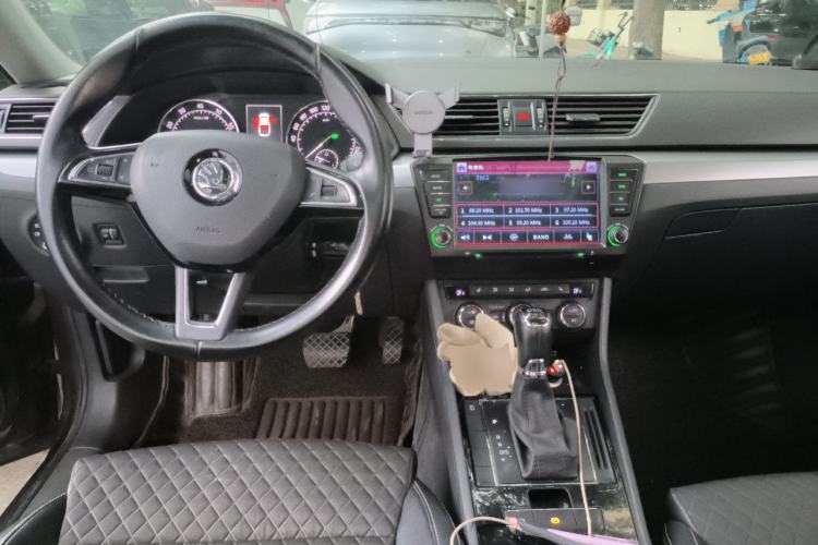 Used Skoda Superb 2016 TSI280 DSG Innovation Edition Center Console
