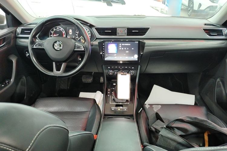 Used Skoda Superb 2016 TSI330 DSG Smart Drive Edition Center Console