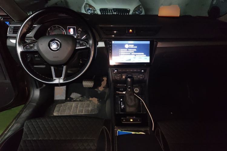 Used Skoda Superb 2016 TSI330 DSG Innovation Edition Center Console