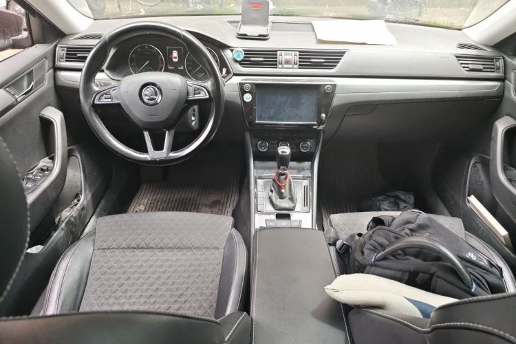 Used Skoda Superb 2016 TSI280 DSG Innovation Edition Center Console