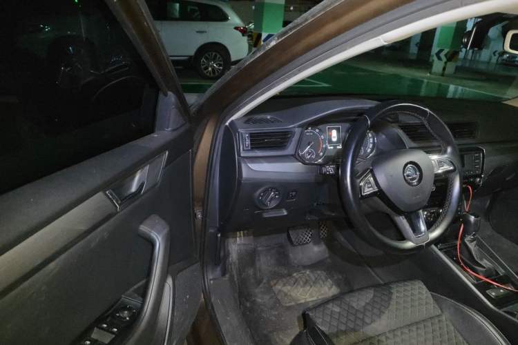 Used Skoda Superb 2016 TSI280 DSG Innovation Edition Driver Seat