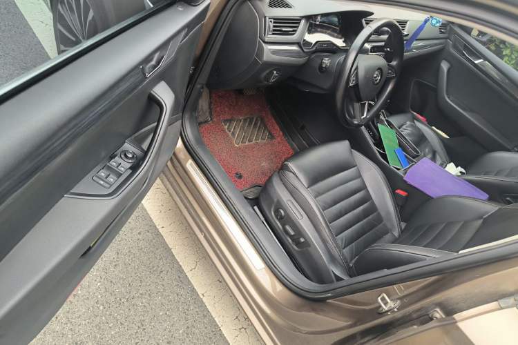 Used Skoda Superb 2016 TSI330 DSG Smart Drive Edition Driver Seat