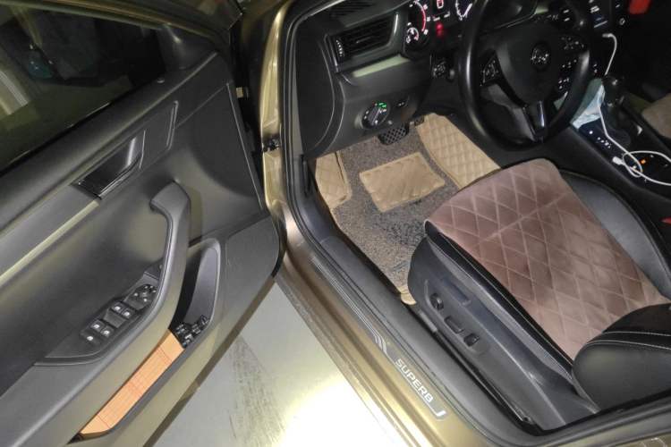Used Skoda Superb 2016 TSI280 DSG Innovation Edition Driver Seat