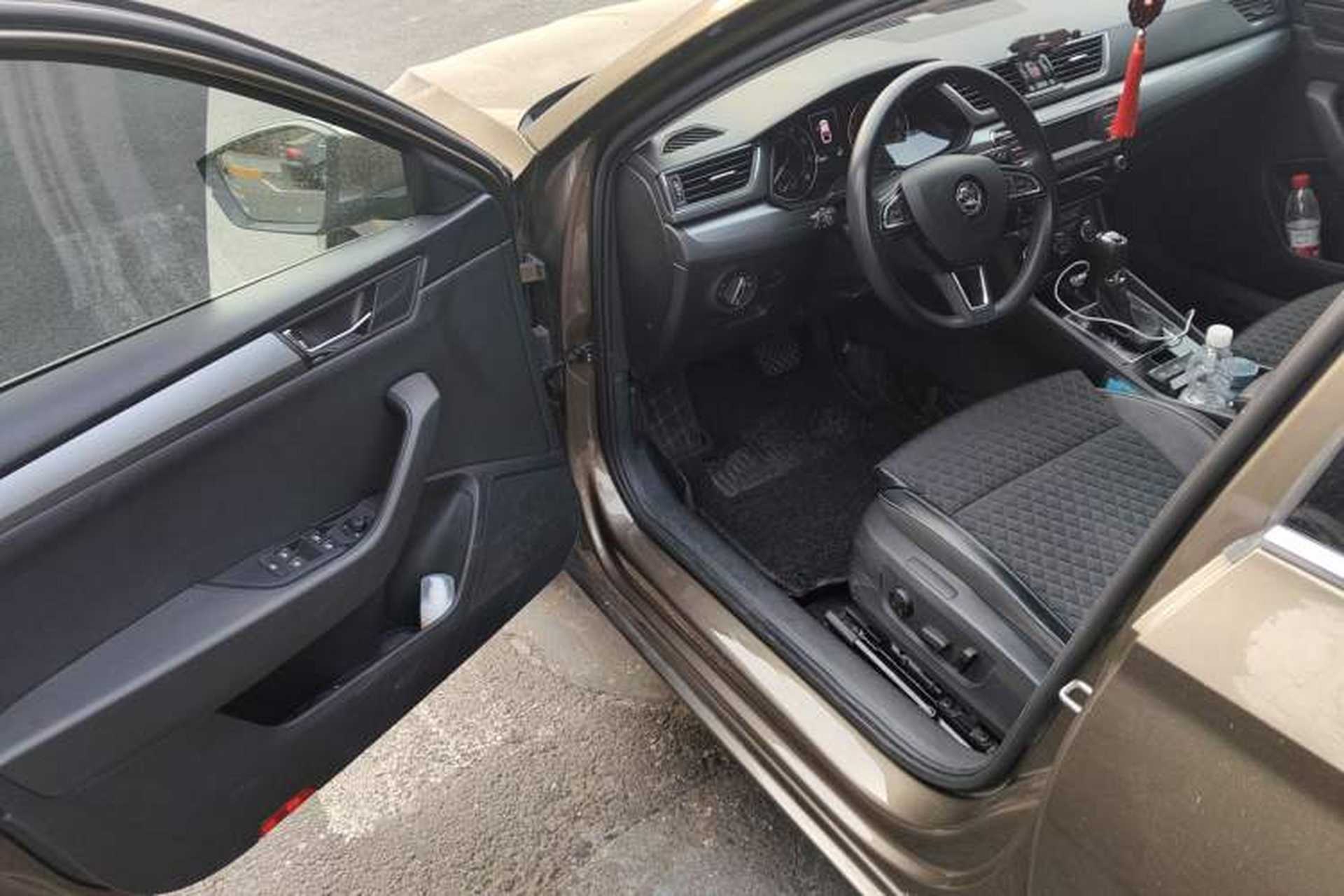 Used Skoda Superb 2016 TSI280 DSG Innovation Edition Driver Seat