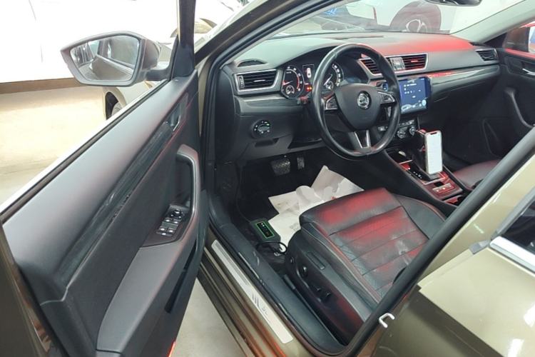 Used Skoda Superb 2016 TSI330 DSG Smart Drive Edition Driver Seat