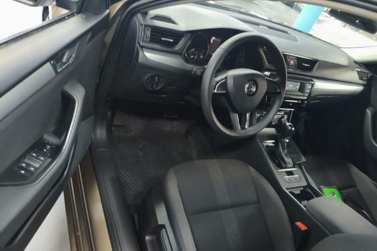 Used Skoda Superb 2016 TSI280 DSG Advanced Edition Driver Seat