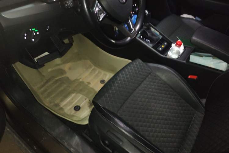 Used Skoda Superb 2016 TSI280 DSG Innovation Edition Driver Seat