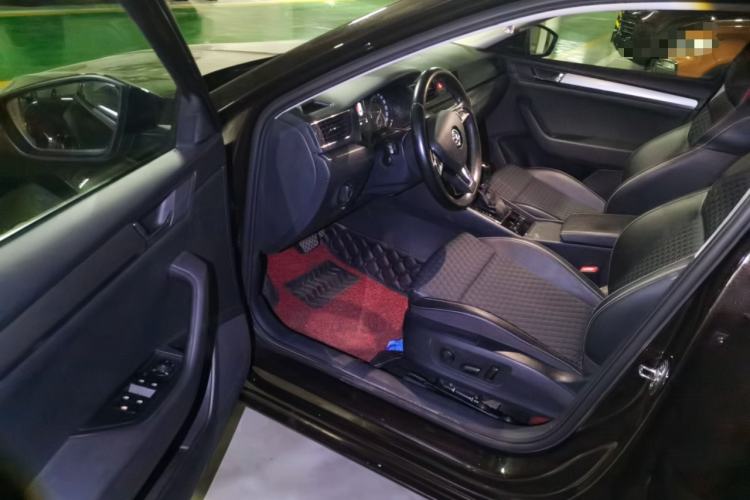Used Skoda Superb 2016 TSI280 DSG Innovation Edition Driver Seat