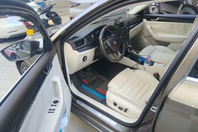 Used Skoda Superb 2016 TSI330 DSG Smart Drive Edition Driver Seat