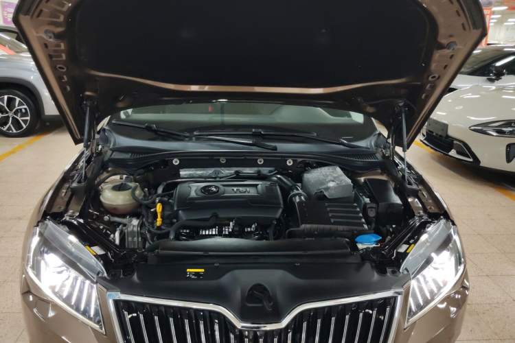 Used Skoda Superb 2016 TSI330 DSG Smart Drive Edition Engine Bay