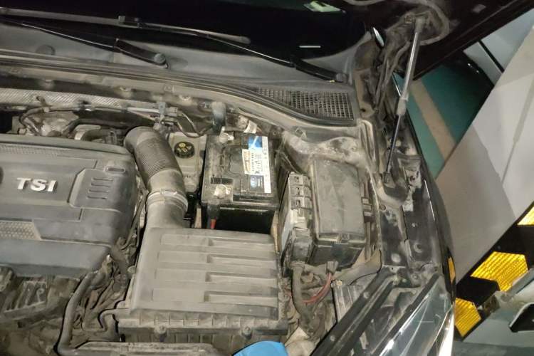 Used Skoda Superb 2016 TSI330 DSG Innovation Edition Engine Bay Left