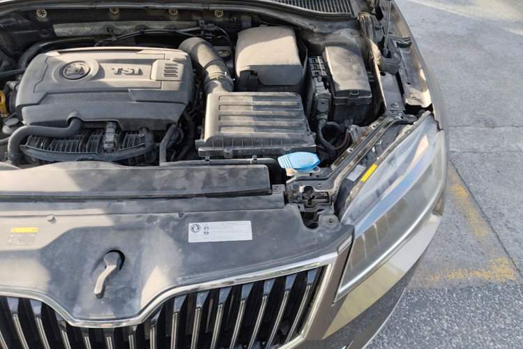Used Skoda Superb 2016 TSI330 DSG Innovation Edition Engine Bay Left