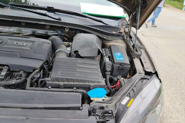 Used Skoda Superb 2016 TSI330 DSG Innovation Edition Engine Bay Left