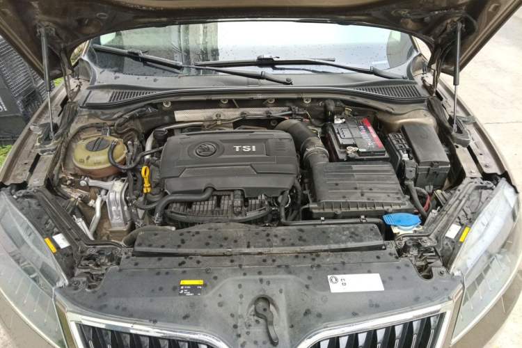 Used Skoda Superb 2016 TSI330 DSG Smart Drive Edition Engine Bay