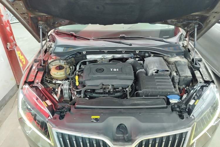 Used Skoda Superb 2016 TSI330 DSG Smart Drive Edition Engine Bay