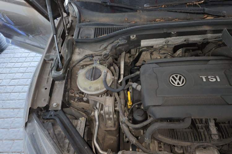 Used Skoda Superb 2016 TSI330 DSG Innovation Edition Engine Bay Right